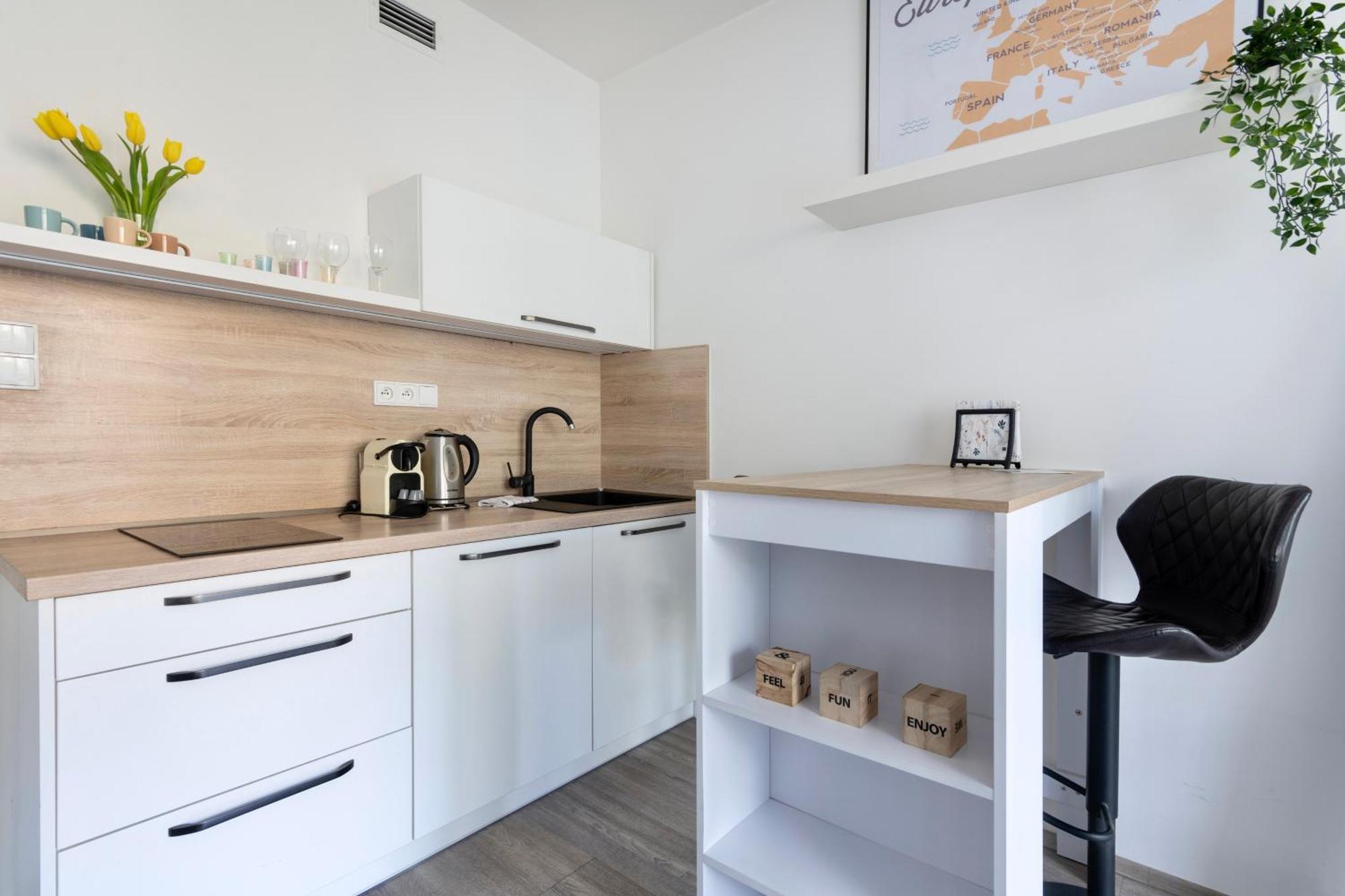 Appartamento 200mb Wifi, Supermarket On-site, 12min Center Praga